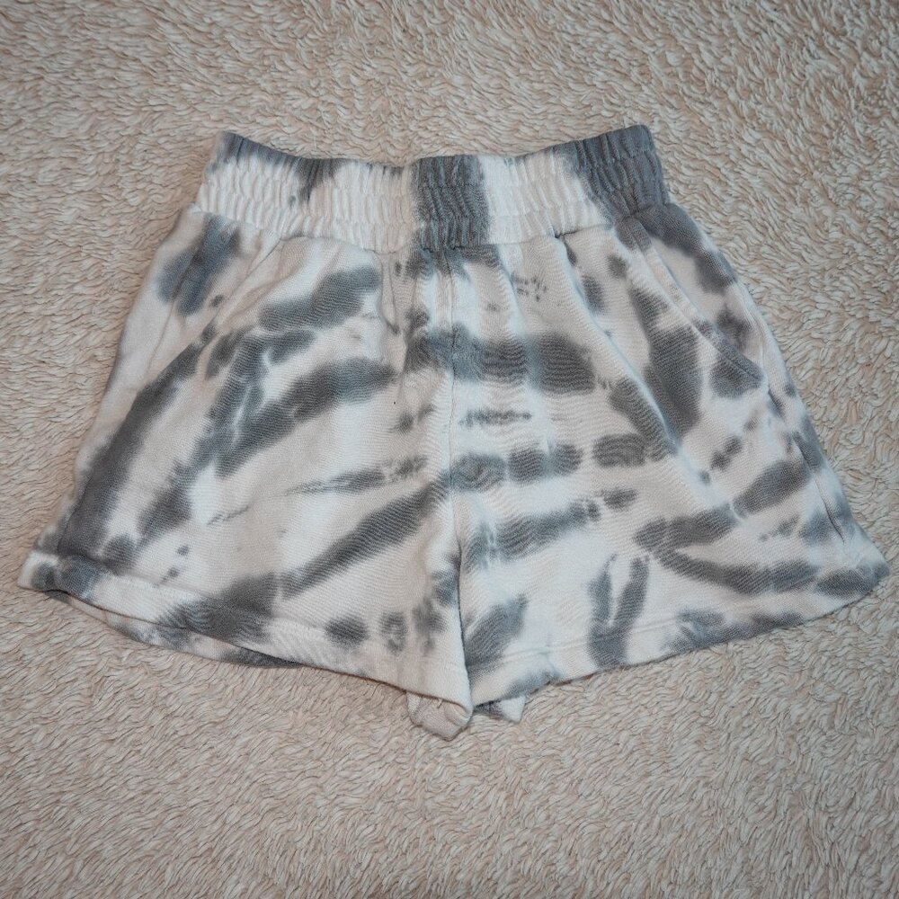 GB Girls Size Medium White and Gray Tie Dye Shorts, 2 Pockets, Elastic Waist